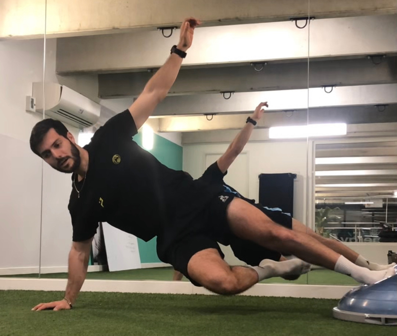 Gainage au Tennis : Exercices Essentiels et Programme pour la Rotation et la Puissance tennis gainage exercices ethan chab